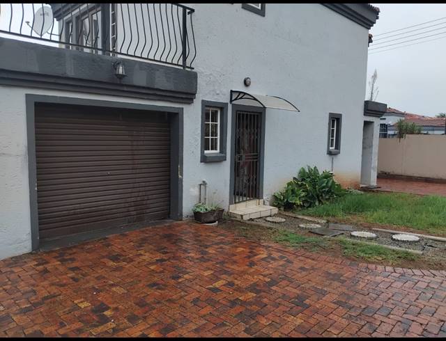3 BEDROOM HOUSE FOR SALE IN BERGSIG